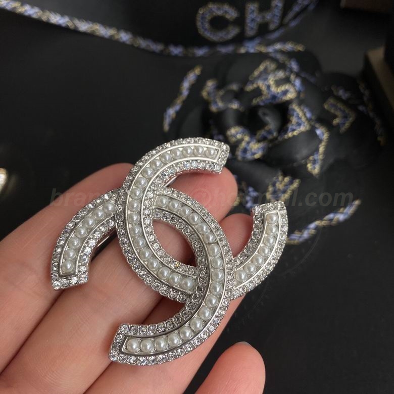 Chanel Brooch 292